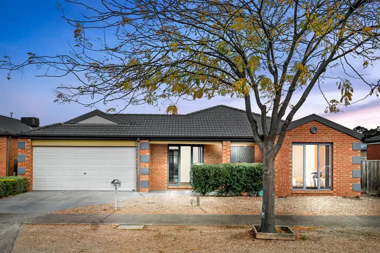 15 Glencroft Terrace, Melton West VIC 3337