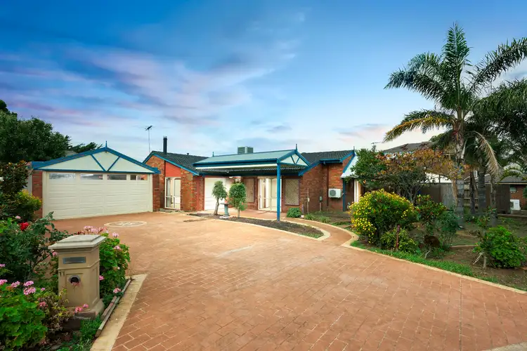11 Craigmore  Place, Melton West VIC 3337