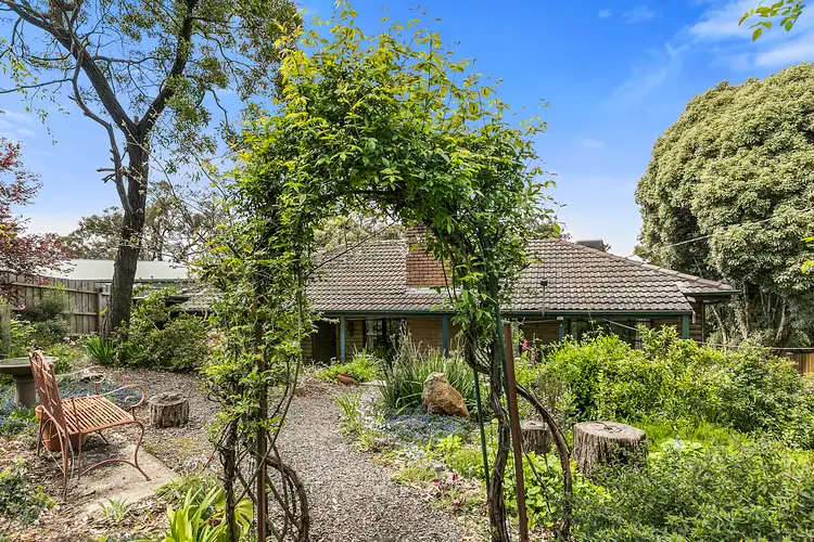 34 High Street, Seville VIC 3139