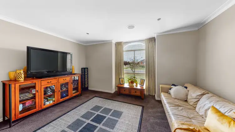 Fifth view of Homely house listing, 2 Argyle Crescent, Alfredton VIC 3350