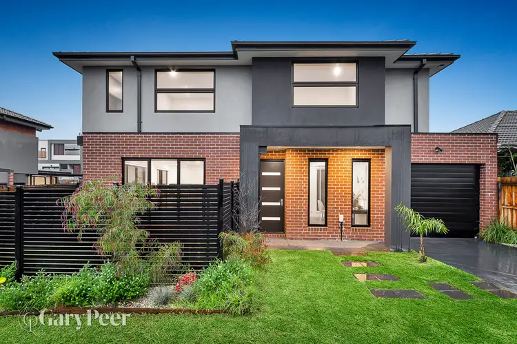 Main view of Homely townhouse listing, 1/8 Werona Street, Bentleigh VIC 3204