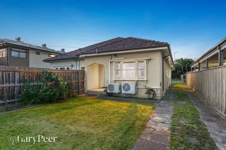 18 Arawatta Street, Carnegie VIC 3163