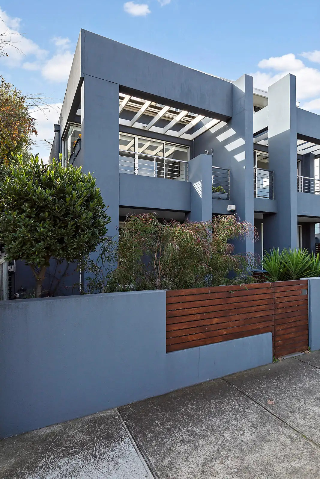 Main view of Homely townhouse listing, 1/135 Ormond Esplanade, Elwood VIC 3184