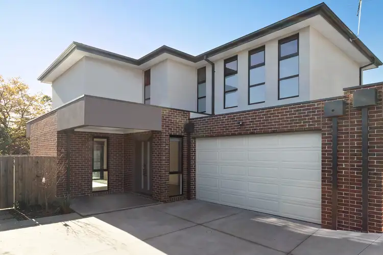 Main view of Homely house listing, 2/27 Miller Crescent, Mount Waverley VIC 3149