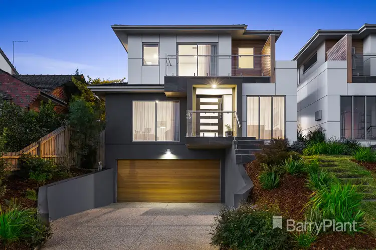 7 Meadowbank Avenue, Doncaster VIC 3108