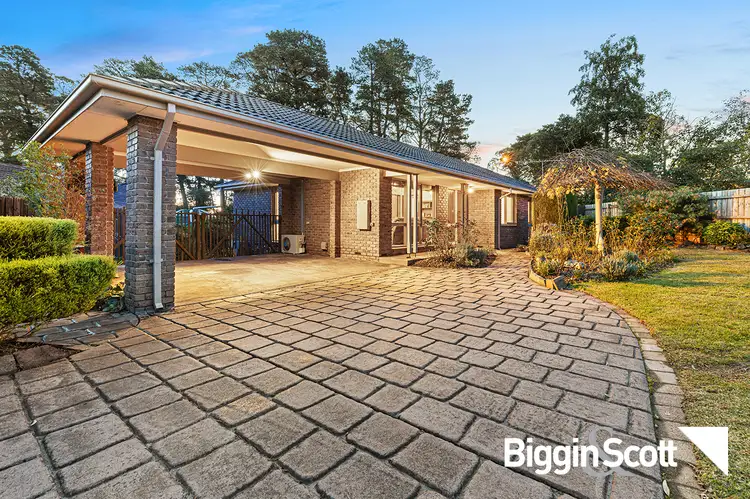 Second view of Homely house listing, 33 Wondalea Crescent, Wantirna VIC 3152