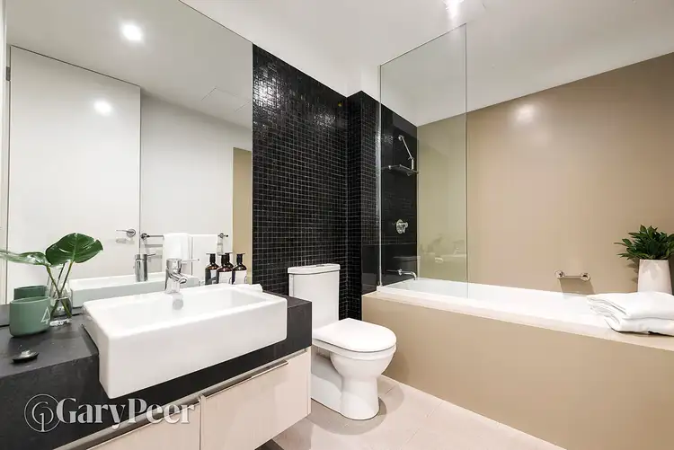 Fifth view of Homely apartment listing, 3/109-111 Addison Street, Elwood VIC 3184