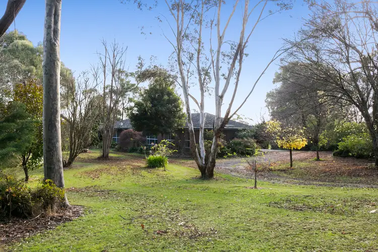 33 Hunter Road, Wandin North VIC 3139