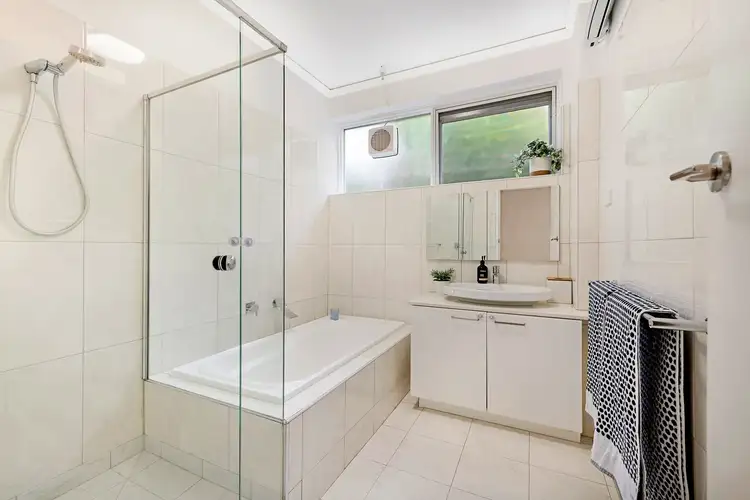 Sixth view of Homely apartment listing, 8/33 Irving Road, Toorak VIC 3142