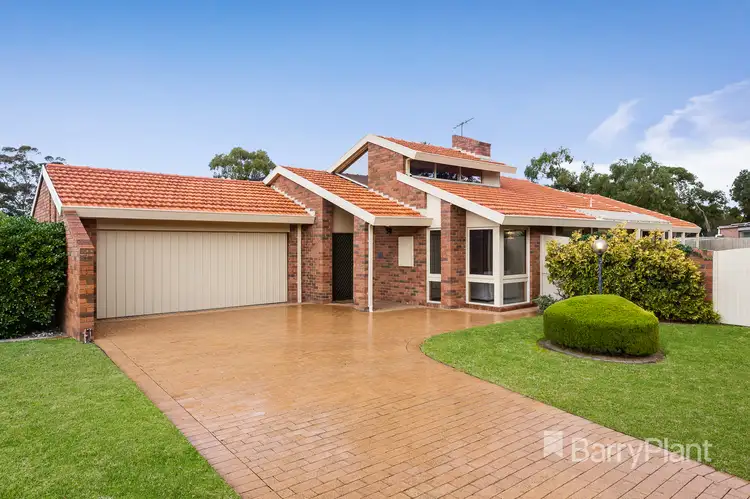 2 Hamlet Place, Dingley Village VIC 3172