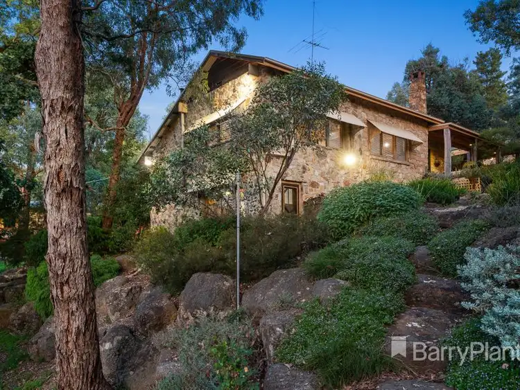 8 Kangaroo Ground-Warrandyte Road