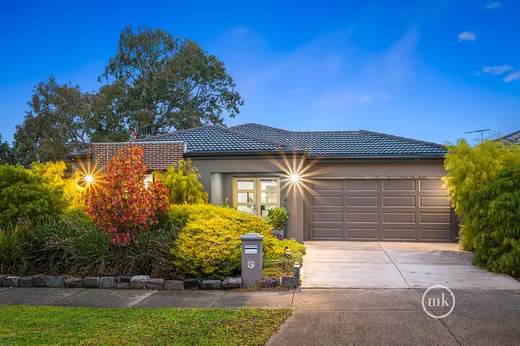 16 Peak Crescent, Doreen VIC 3754