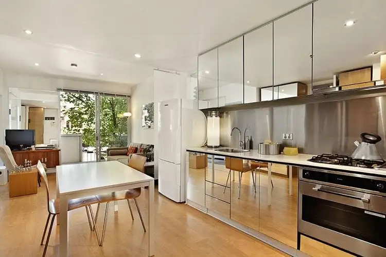 2/12 Fitzroy Street, St Kilda VIC 3182