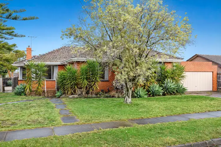 2 Banbury Street, Burwood East VIC 3151