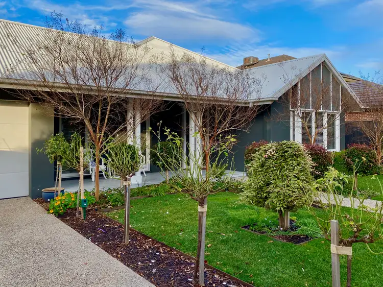 18 Walhalla Drive, Eynesbury VIC 3338