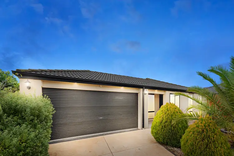 10 Glenaire Crescent, Cranbourne West VIC 3977