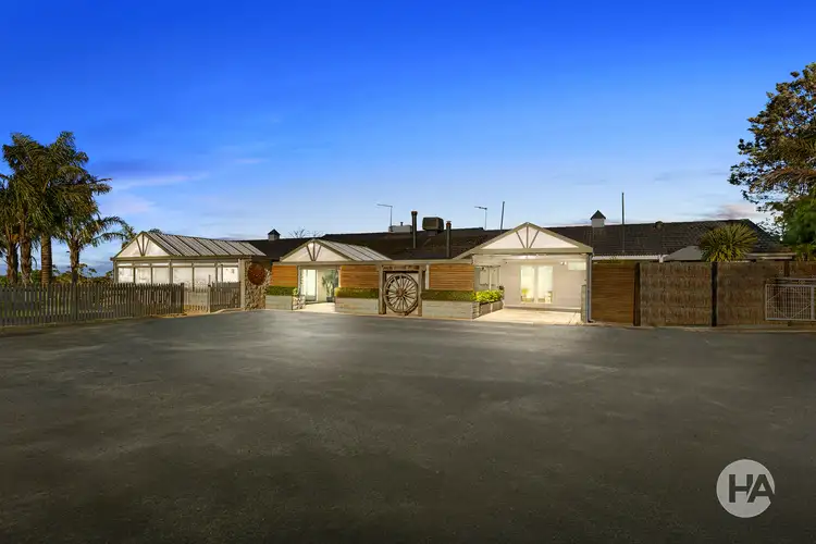 25 Oakhill Road West, Pearcedale VIC 3912