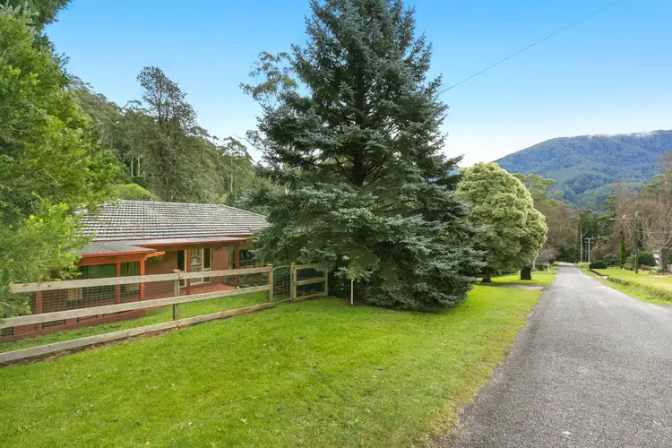 22 Clarke Avenue, Warburton VIC 3799
