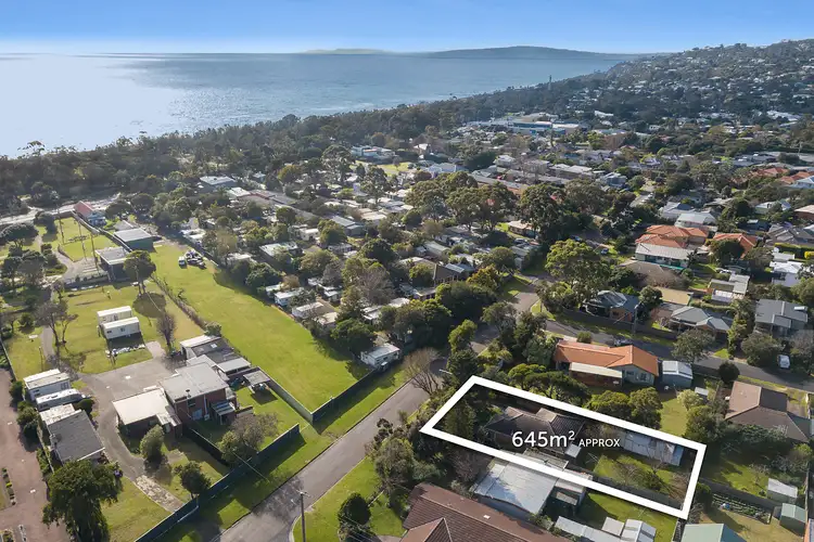 21 Rosemore Road, Rosebud VIC 3939