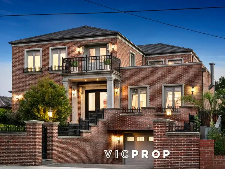 88 Woodhouse Grove, Box Hill North VIC 3129