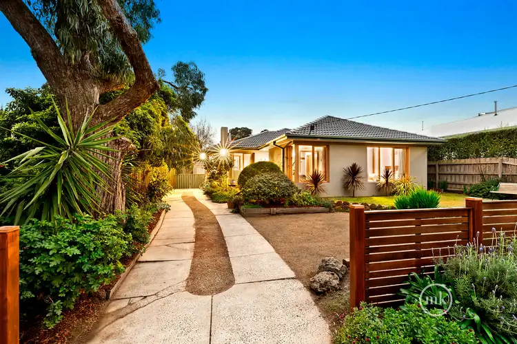 11 Buena Vista Drive, Montmorency VIC 3094