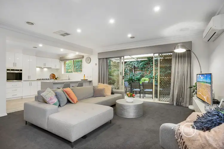 2/15 Peters Street, Watsonia VIC 3087