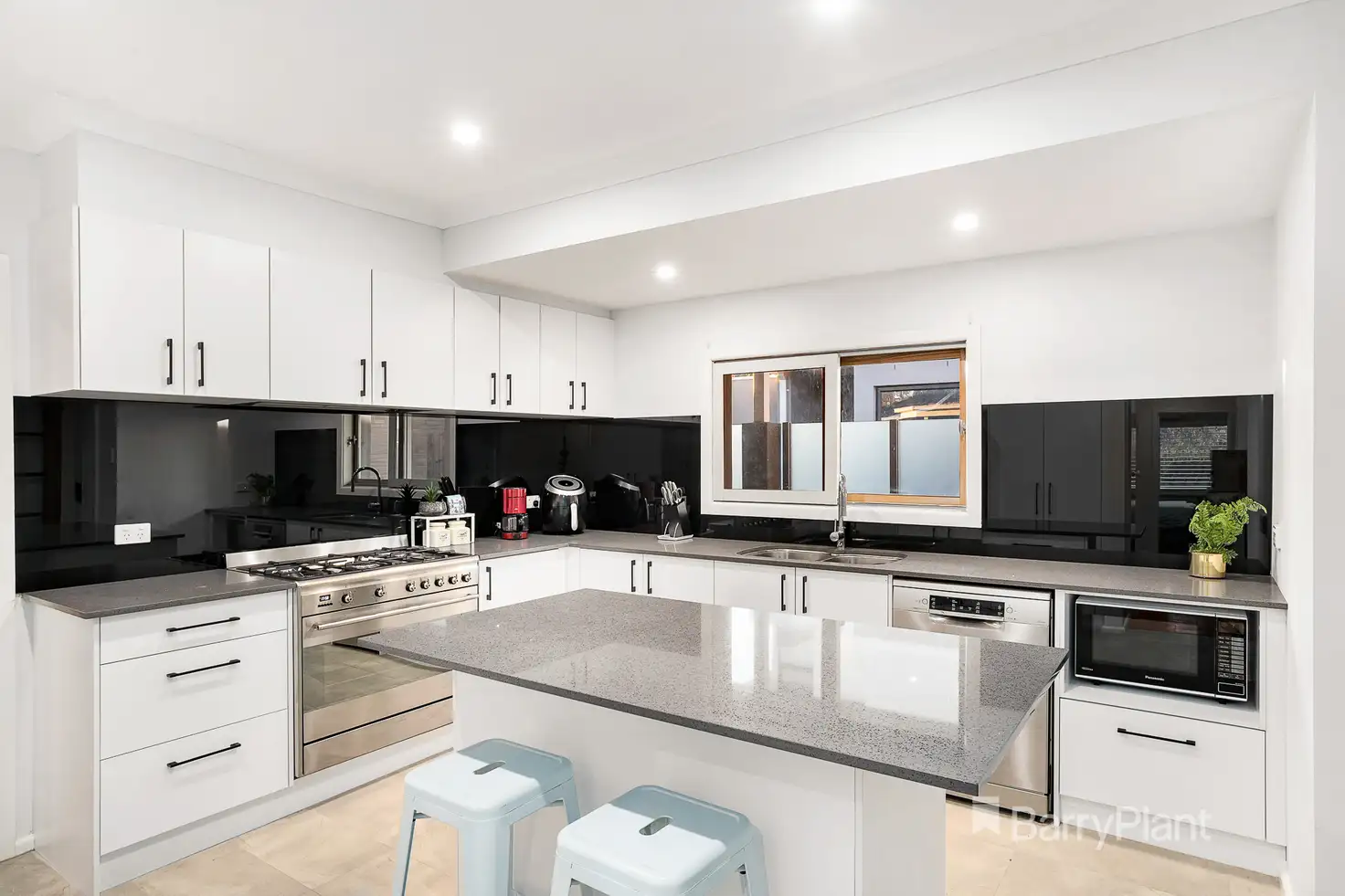 Main view of Homely unit listing, 1/63 Vicki Street, Forest Hill VIC 3131