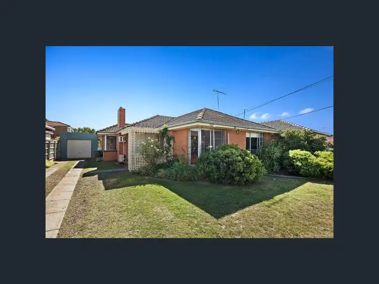 18 Moffatt Crescent