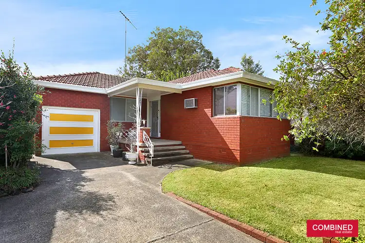 6 Koala Avenue, Ingleburn NSW 2565