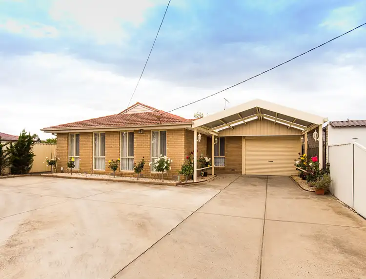130 Kings Road, St Albans VIC 3021
