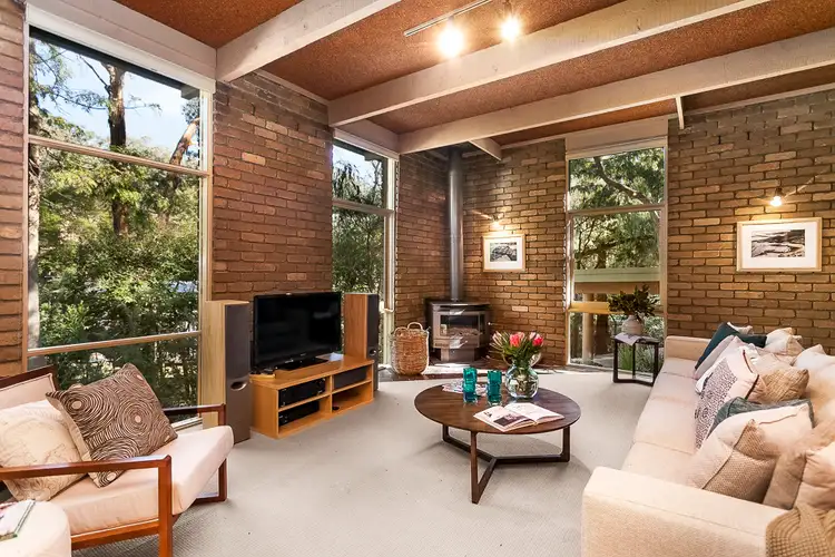 154 Scenic Crescent, Eltham North VIC 3095