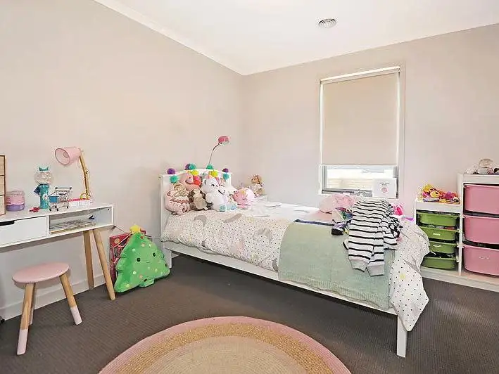 Fifth view of Homely house listing, 25 Sunline Avenue, Alfredton VIC 3350