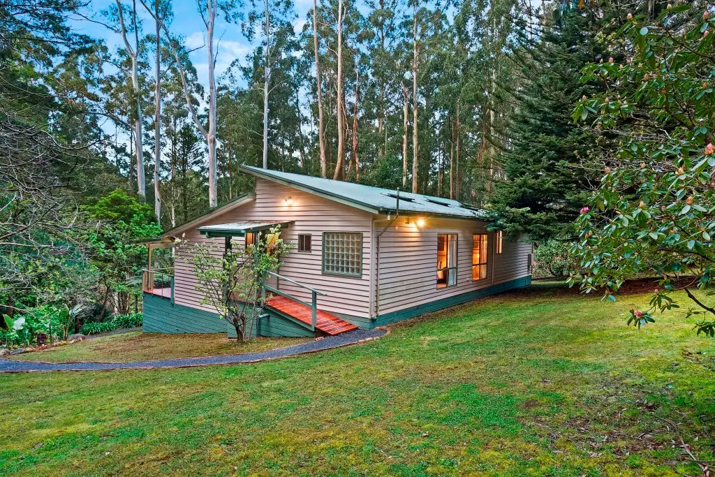 Main view of Homely house listing, 10 Dingley Lane, Mount Dandenong VIC 3767