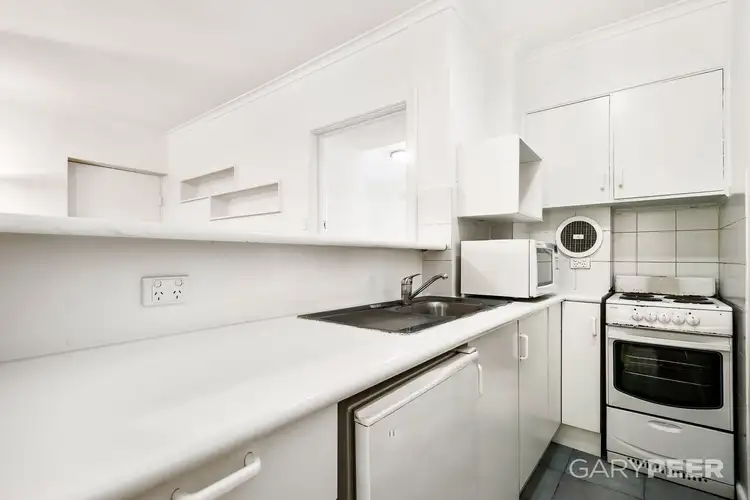 Third view of Homely apartment listing, 2/24 The Avenue, Windsor VIC 3181