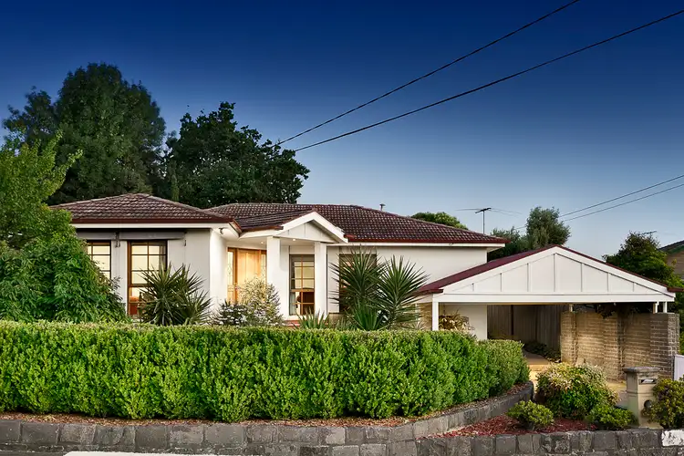 16 Aminya Crescent, Yallambie VIC 3085