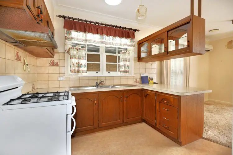 Sixth view of Homely house listing, 1 Chevron Court, Lake Wendouree VIC 3350
