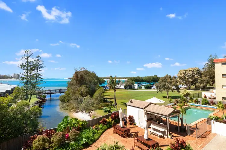 8/3 Landsborough Parade, Golden Beach QLD 4551
