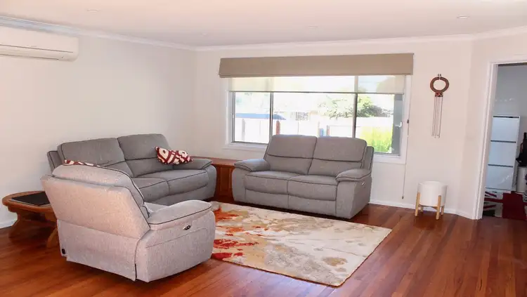 Second view of Homely house listing, 30 Dunvegan Crescent, Macleod VIC 3085