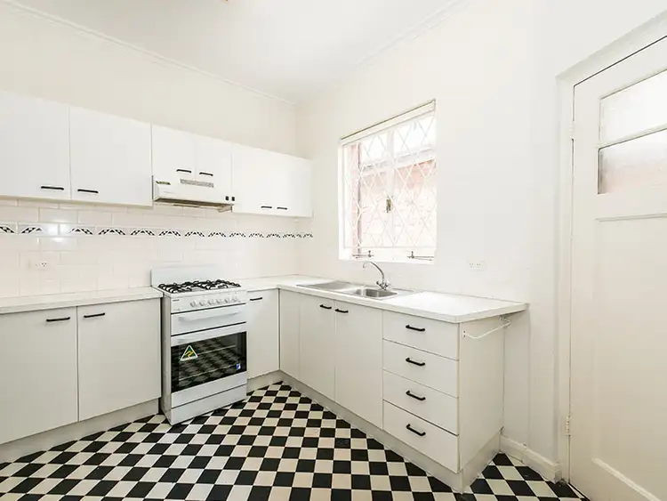 Fourth view of Homely apartment listing, 2/42 Burnett Street, St Kilda VIC 3182