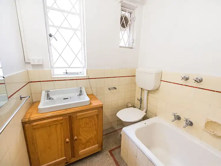 Fifth view of Homely apartment listing, 2/42 Burnett Street, St Kilda VIC 3182