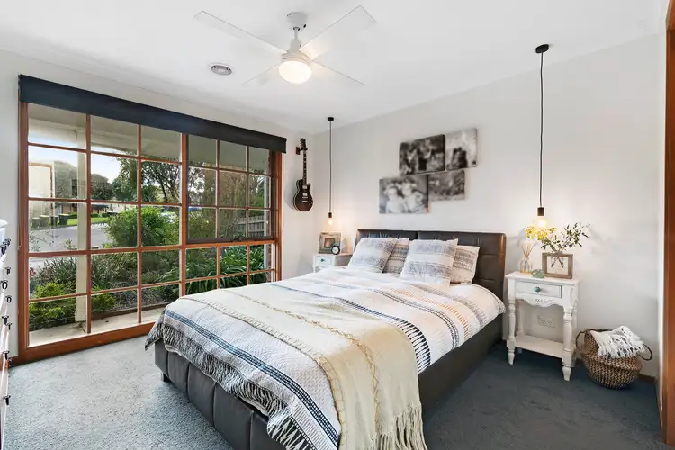 Fifth view of Homely house listing, 3 Hakea Court, Langwarrin VIC 3910