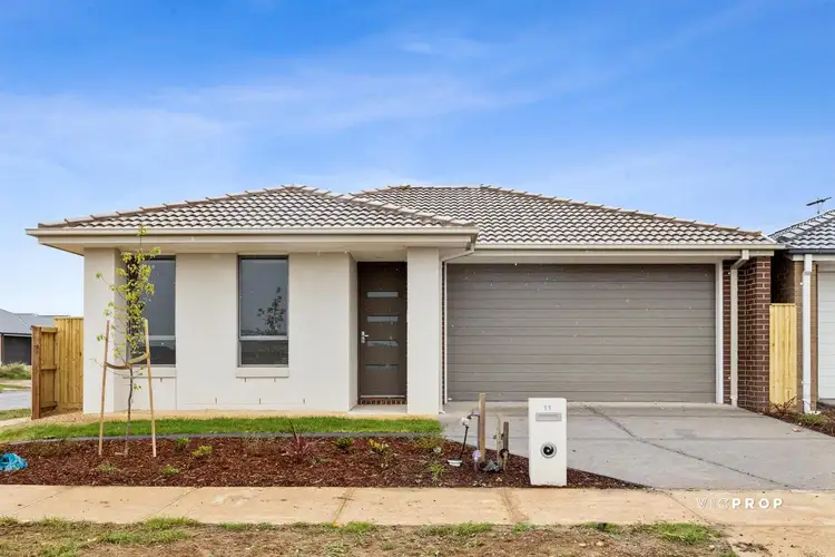 11 Mansfield Drive, Werribee VIC 3030