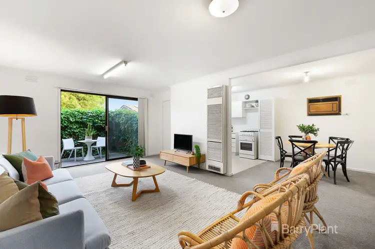 Fourth view of Homely villa listing, 8/301 Warrigal Road, Cheltenham VIC 3192