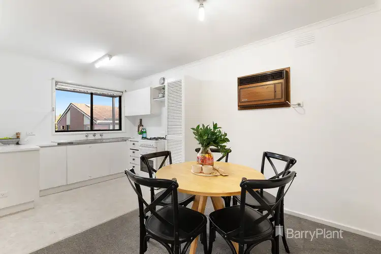 Fifth view of Homely villa listing, 8/301 Warrigal Road, Cheltenham VIC 3192