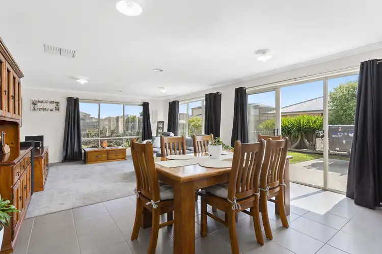 Second view of Homely house listing, 25 Yeoman Crescent, Leopold VIC 3224