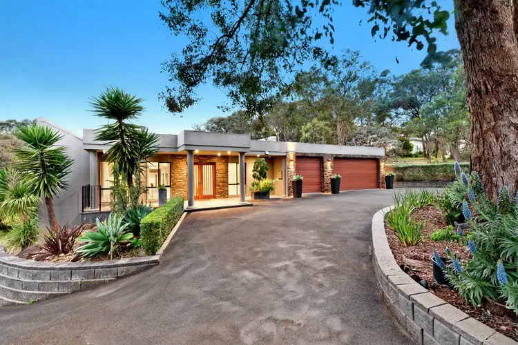 60 Thompson Crescent, Research VIC 3095
