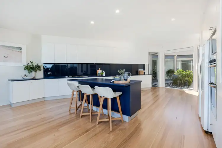 Sixth view of Homely house listing, 2 Coles Court, Mount Eliza VIC 3930