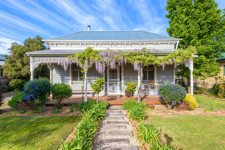 10 Canterbury Street, Clunes VIC 3370
