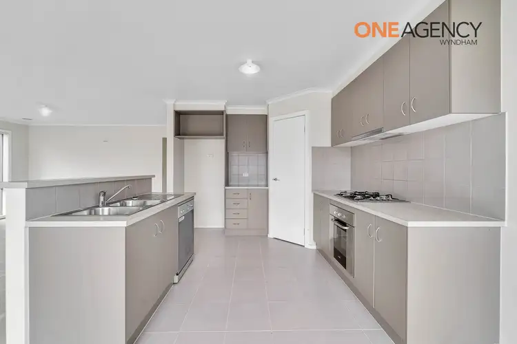 13 Billabong Crescent