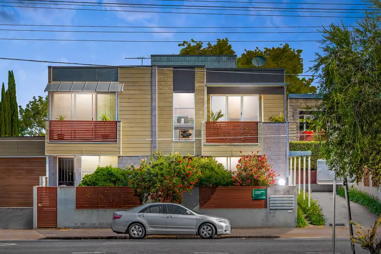 Main view of Homely unit listing, 2/256-258 Glenlyon Road, Fitzroy North VIC 3068